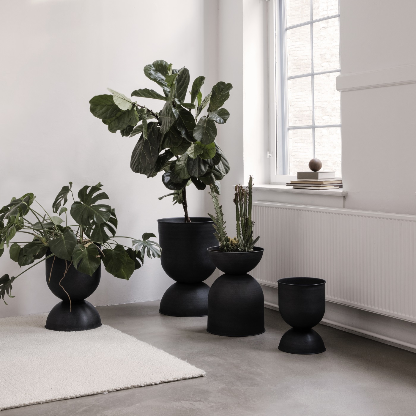 Utekruka Hourglass Pot Medium Ferm Living - 2