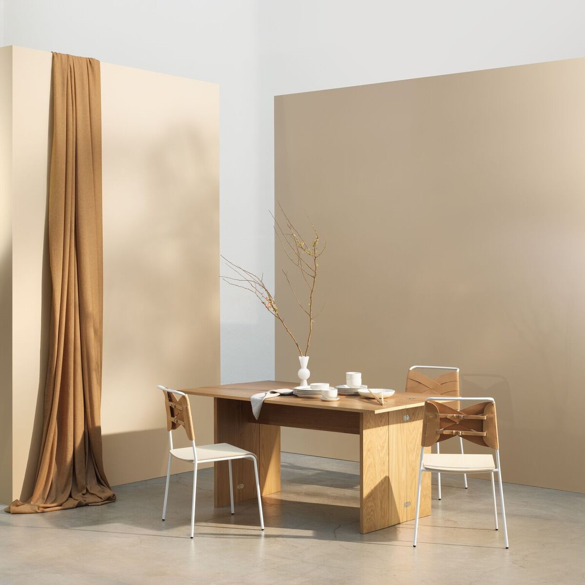 Flip table ek Design House - 3