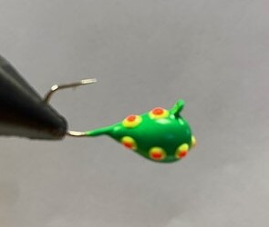 "Pricken" Volfram Mormyska 7mm 4,4g  Grön/Gul/Röd