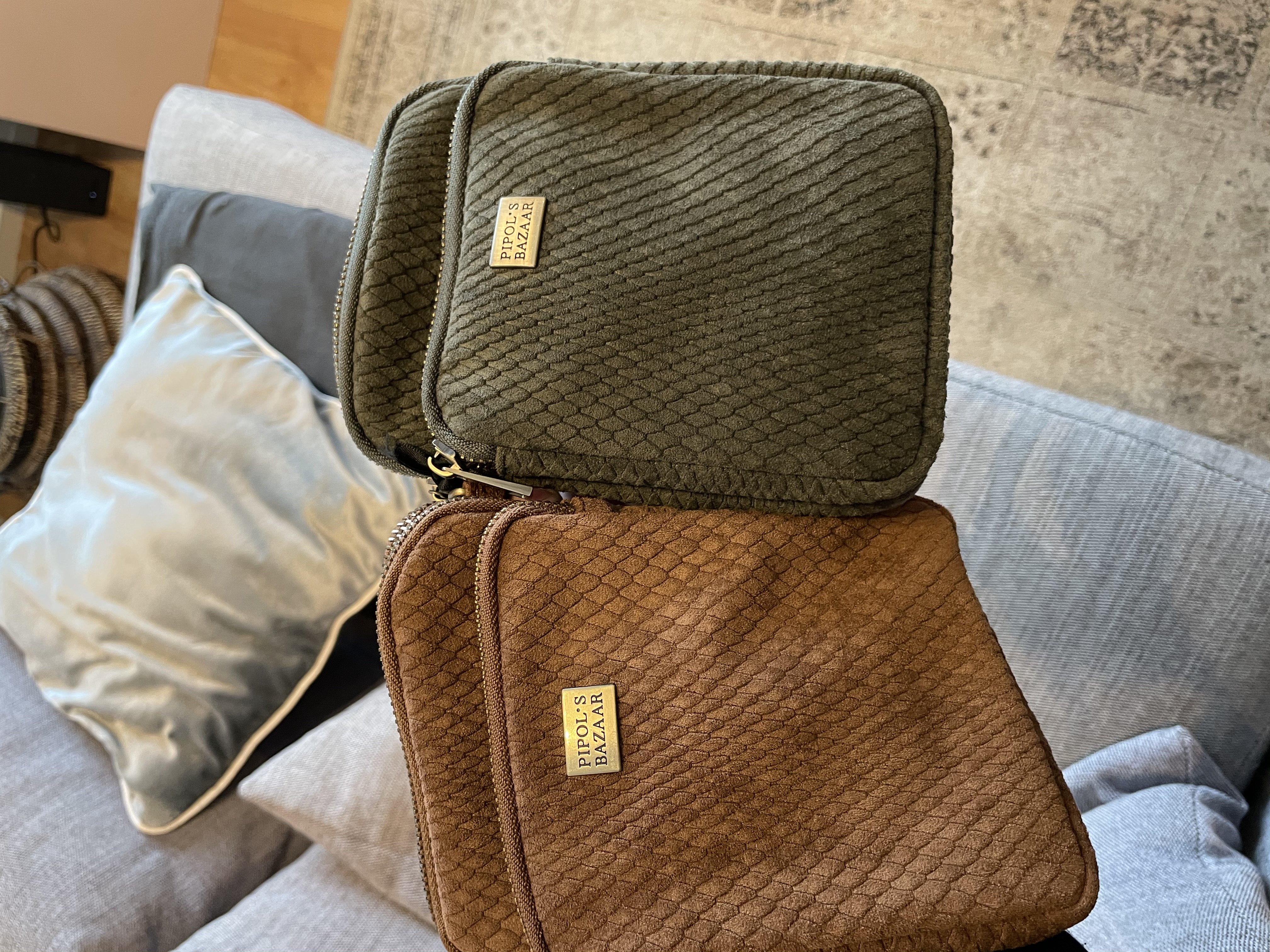 TRIPLE ZIP BAG IMPRESS BROWN