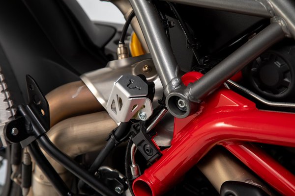 Brake reservoir guard - 2