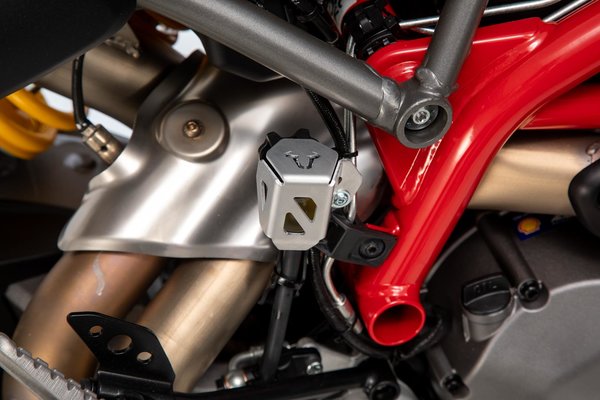 Brake reservoir guard