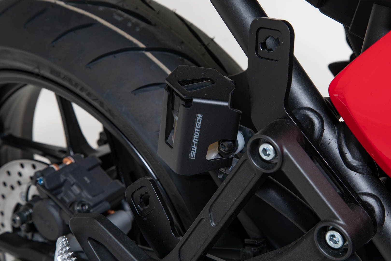 Brake fluid reservoir guard - 3