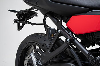Brake fluid reservoir guard