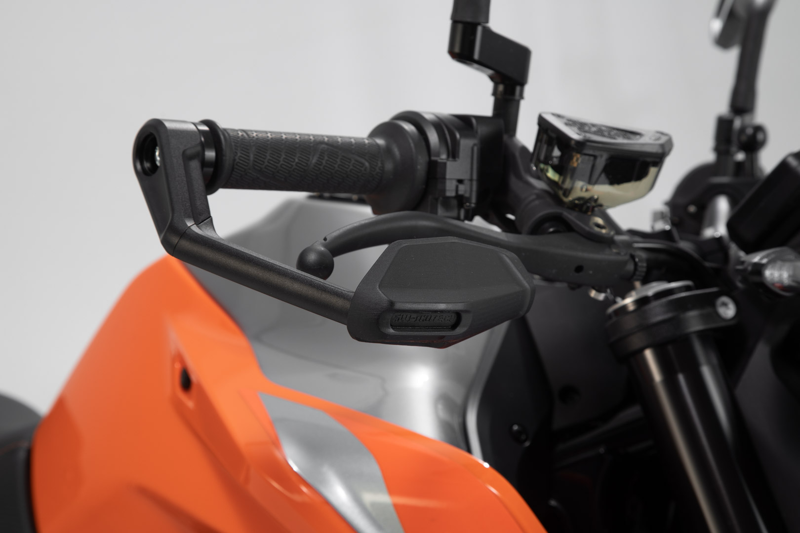 Lever guards with wind protection - 4