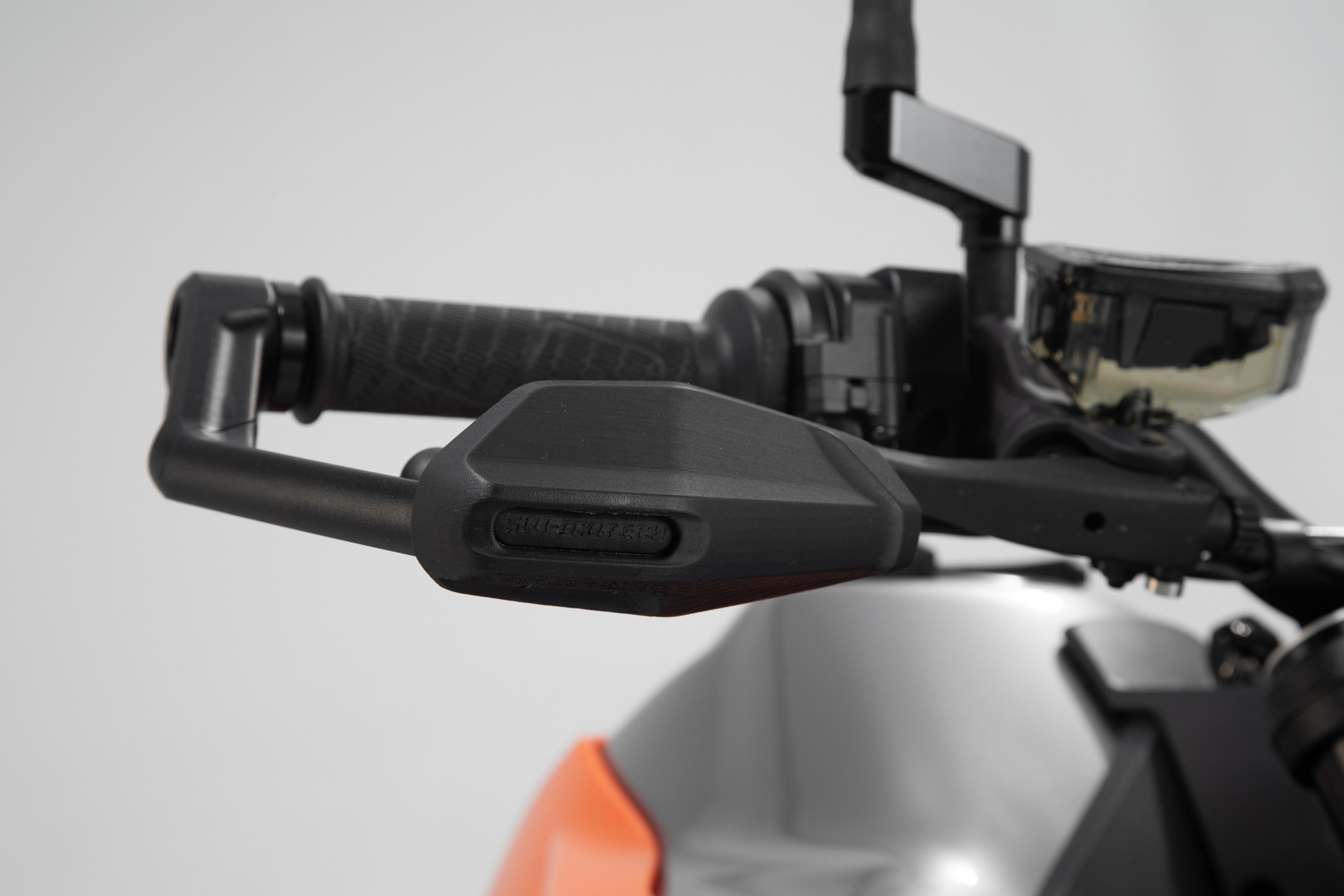 Lever guards with wind protection - 3
