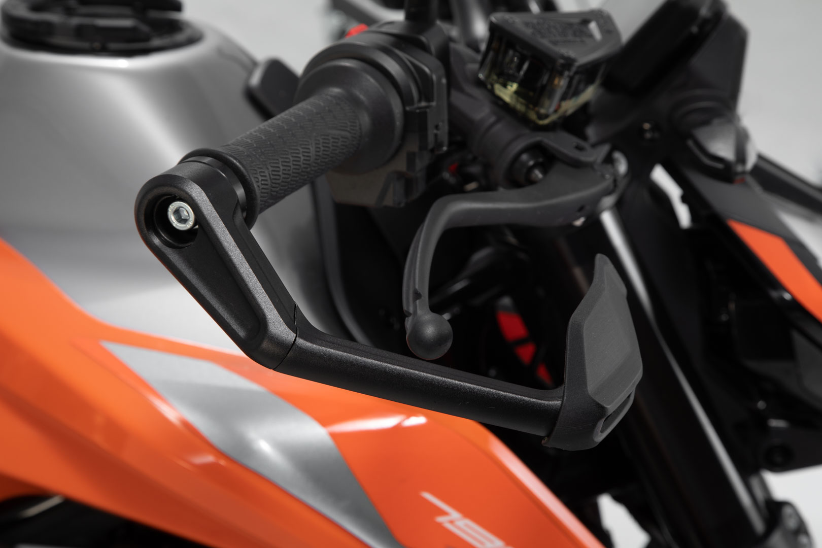 Lever guards with wind protection - 5