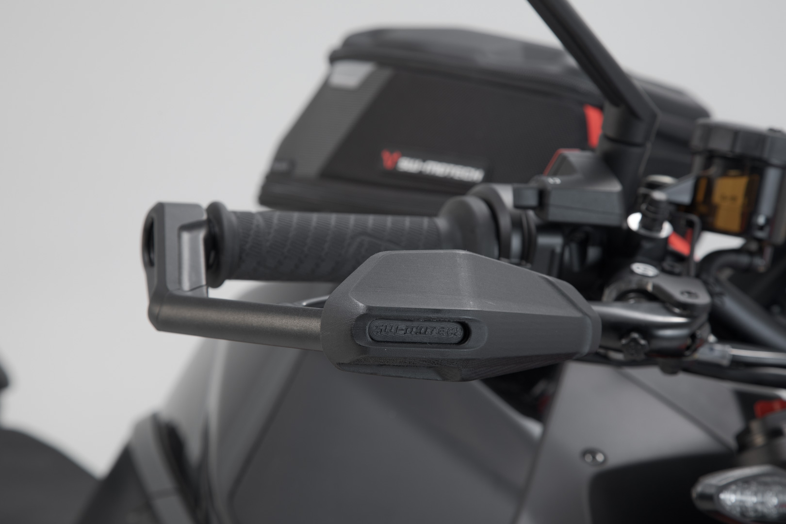 Lever guards with wind protection - 4
