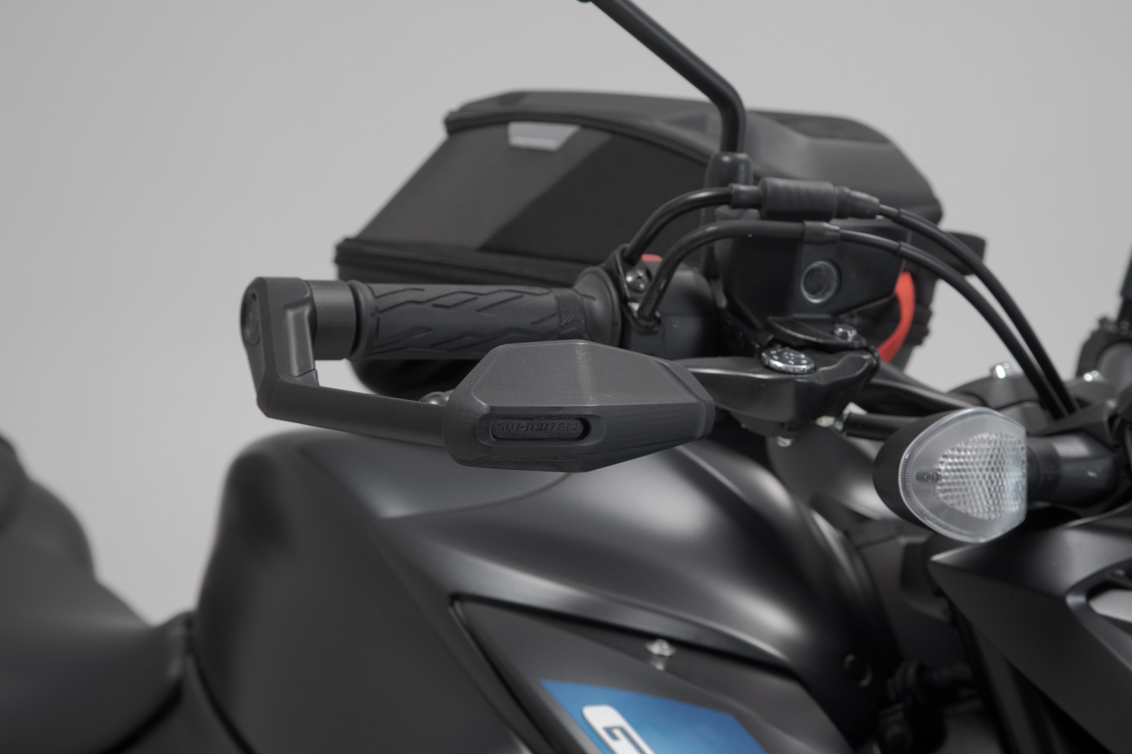 Lever guards with wind protection - 3