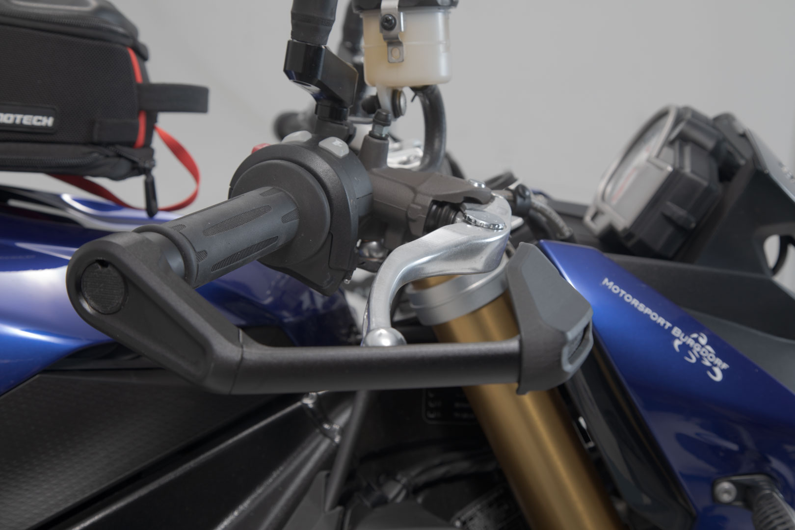 Lever guards with wind protection - 5