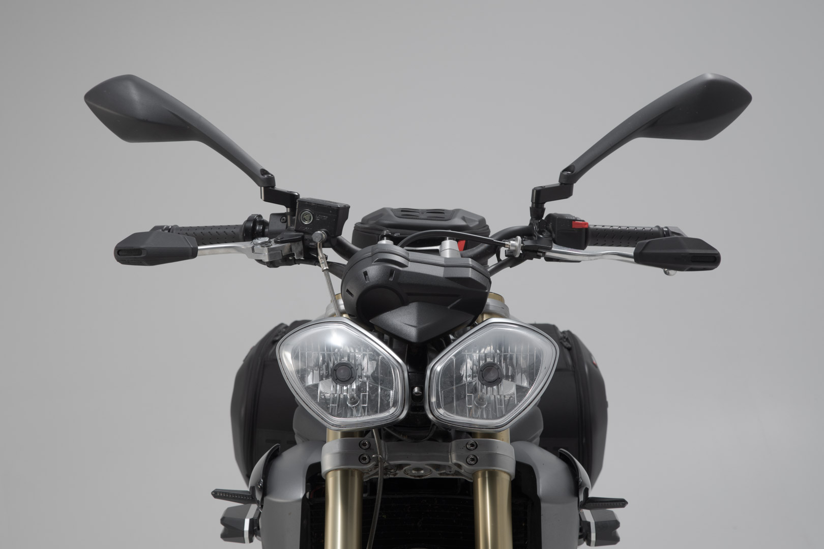 Lever guards with wind protection - 3