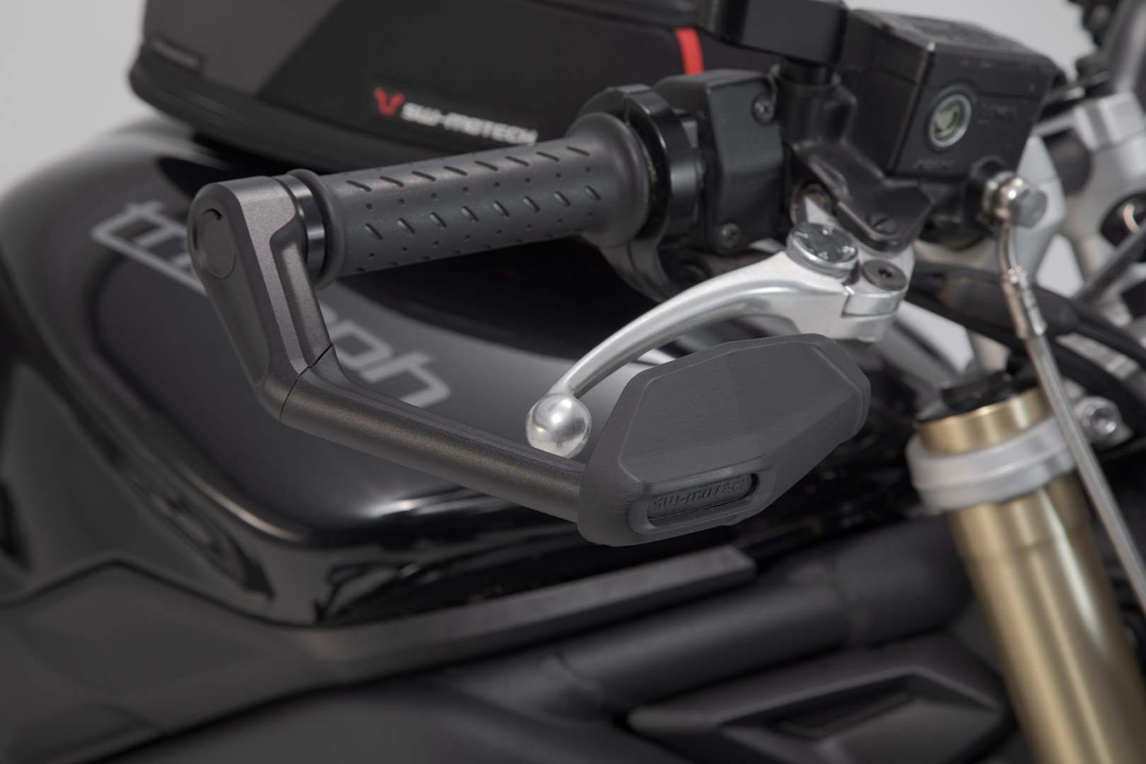 Lever guards with wind protection - 5