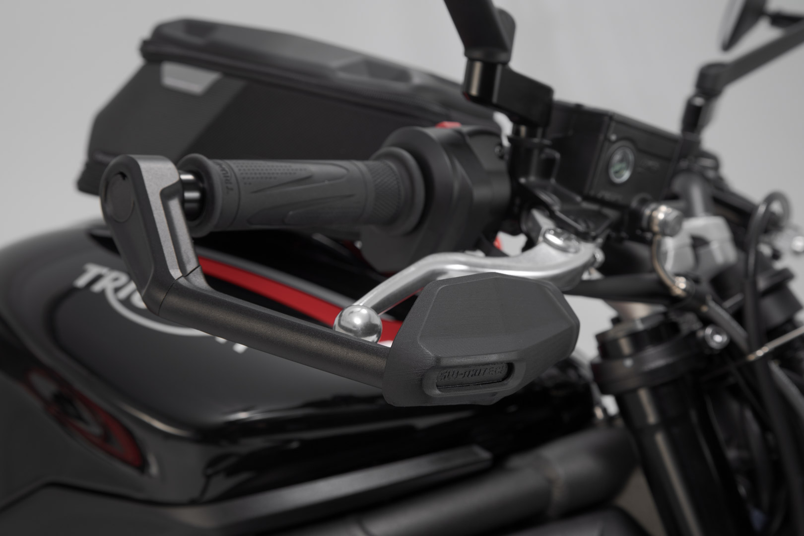 Lever guards with wind protection - 4