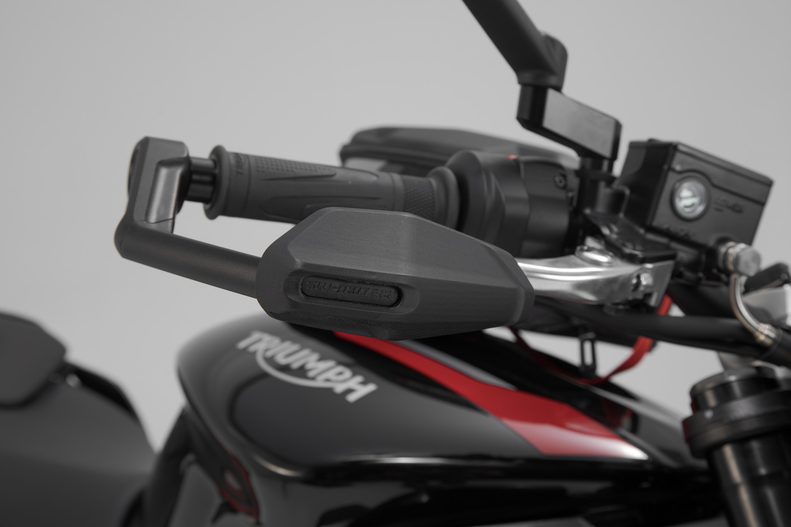 Lever guards with wind protection - 3