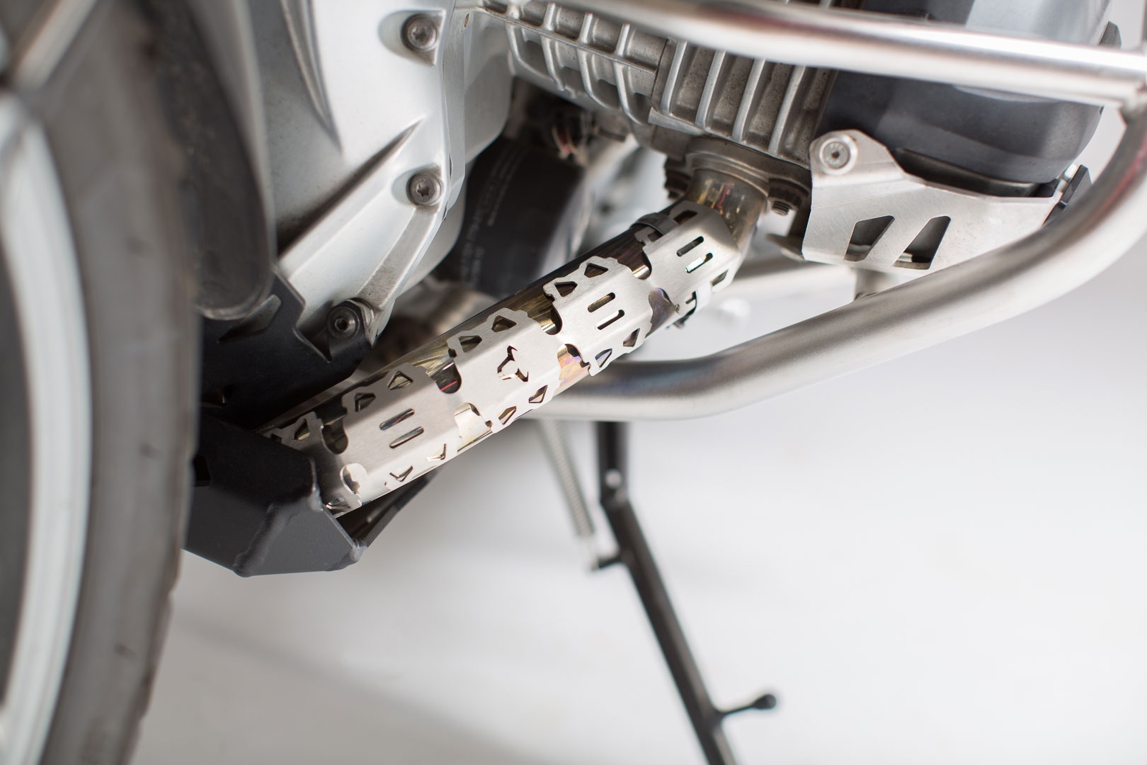 Header pipe guard - 2
