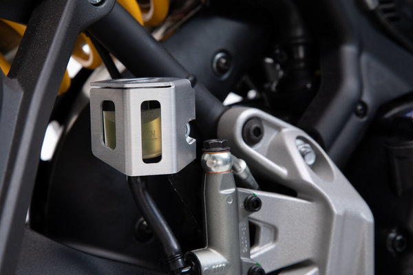 Brake reservoir guard