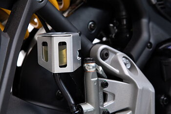 Brake reservoir guard