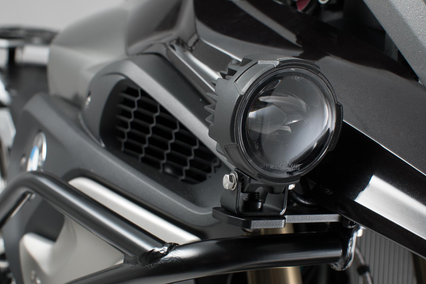 Light mounts f. orig. BMW fog lights - 4