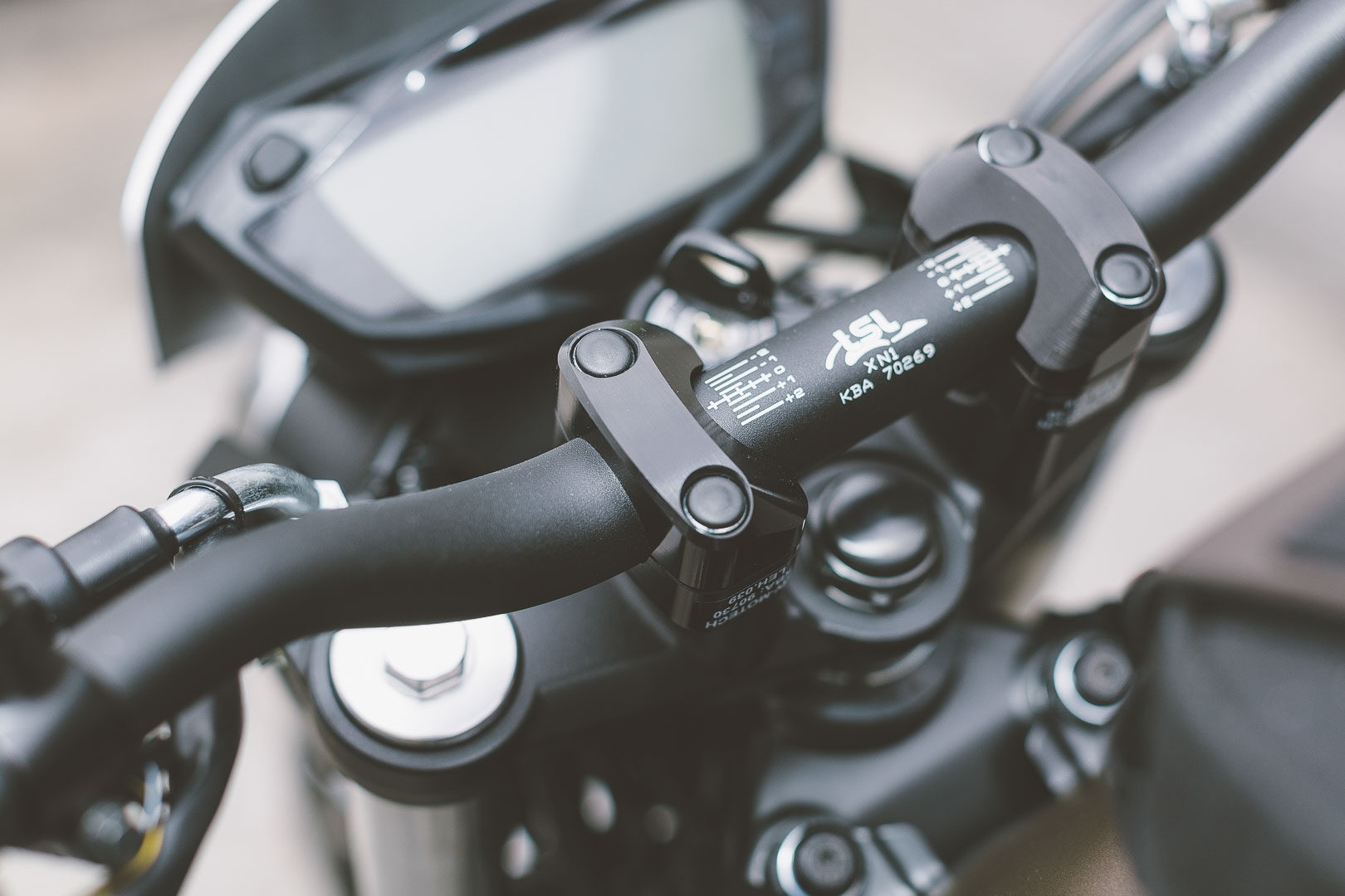 Superbike handlebar Ø 28,6 mm incl. converter
