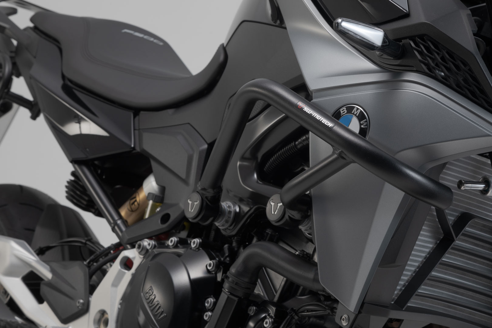 Crash bar. Black. BMW F 900 R