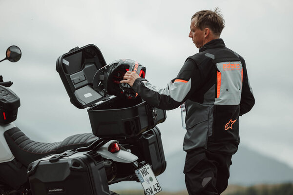 DUSC L. Black. 41 l. ABS - 4