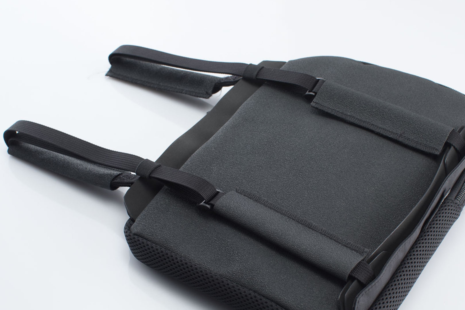 TRAVELLER RIDER cushion - 3