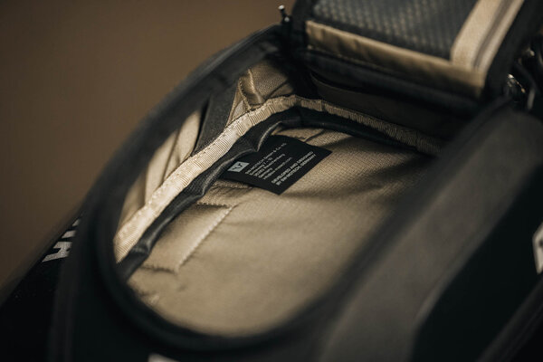 Legend Gear magnetic tank bag LT3.  - 4