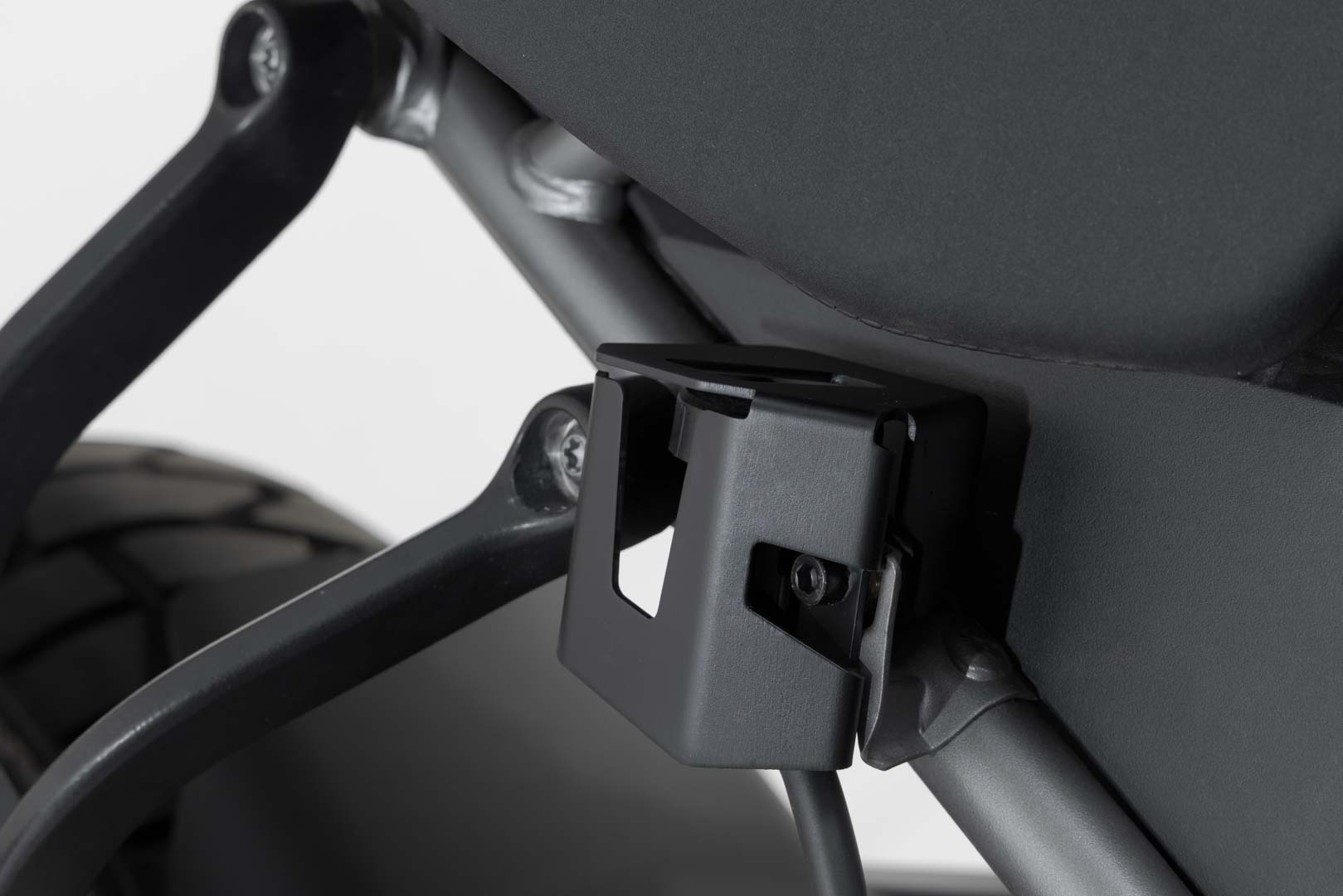 Brake fluid reservoir guard - 4