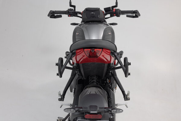 SLC side carrier left. Triumph Trident 660 (21- - 5
