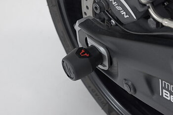 Slider set for rear axle. Black. Triumph 