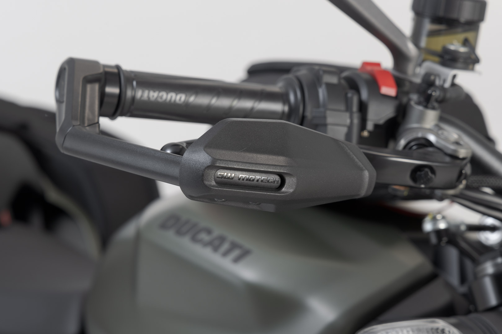 Lever guards with wind protection - 3