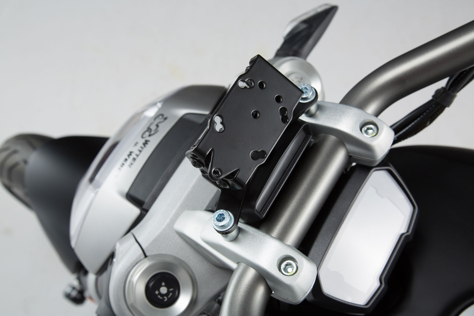 GPS mount for handlebar - 2