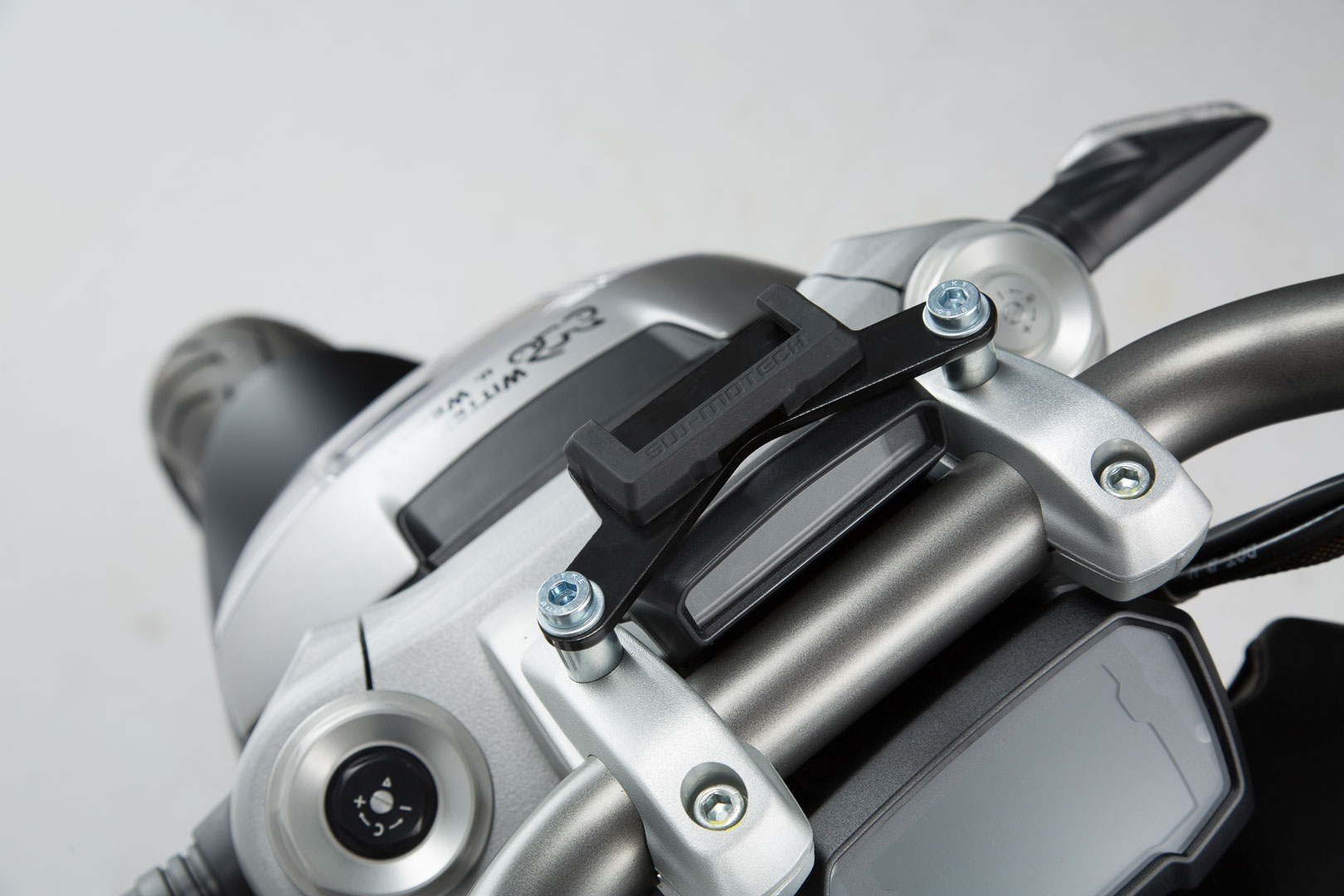 GPS mount for handlebar - 3