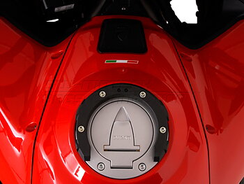 No screws.EVO BMW R 1200 R 09-14