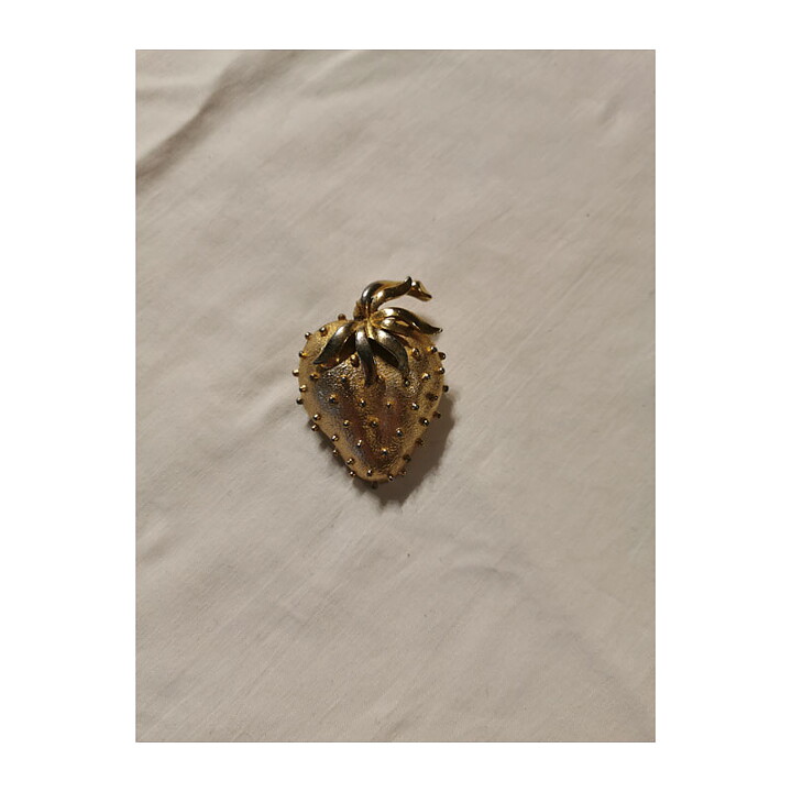 Brooch - Strawberry