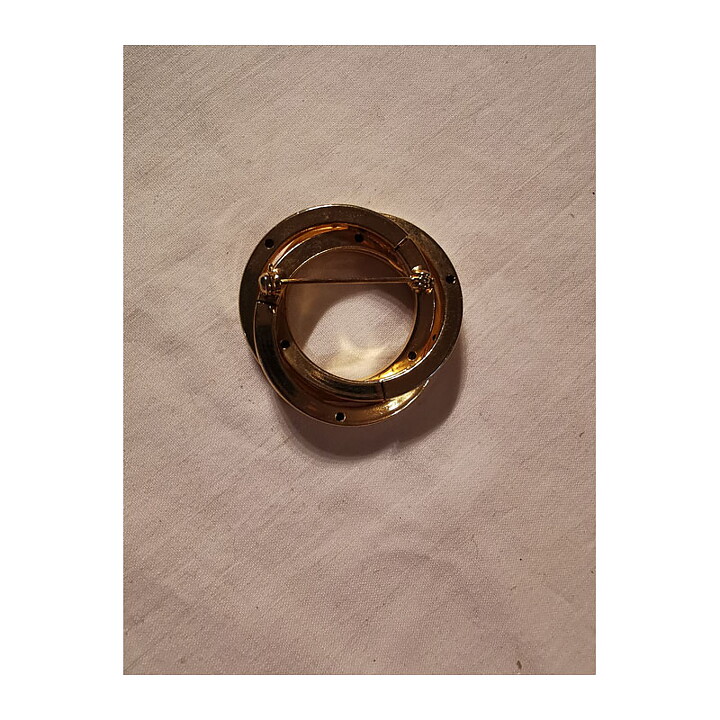 Brooch - Rings intertwined
