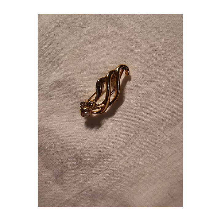 Brooch - Small with a Pearl