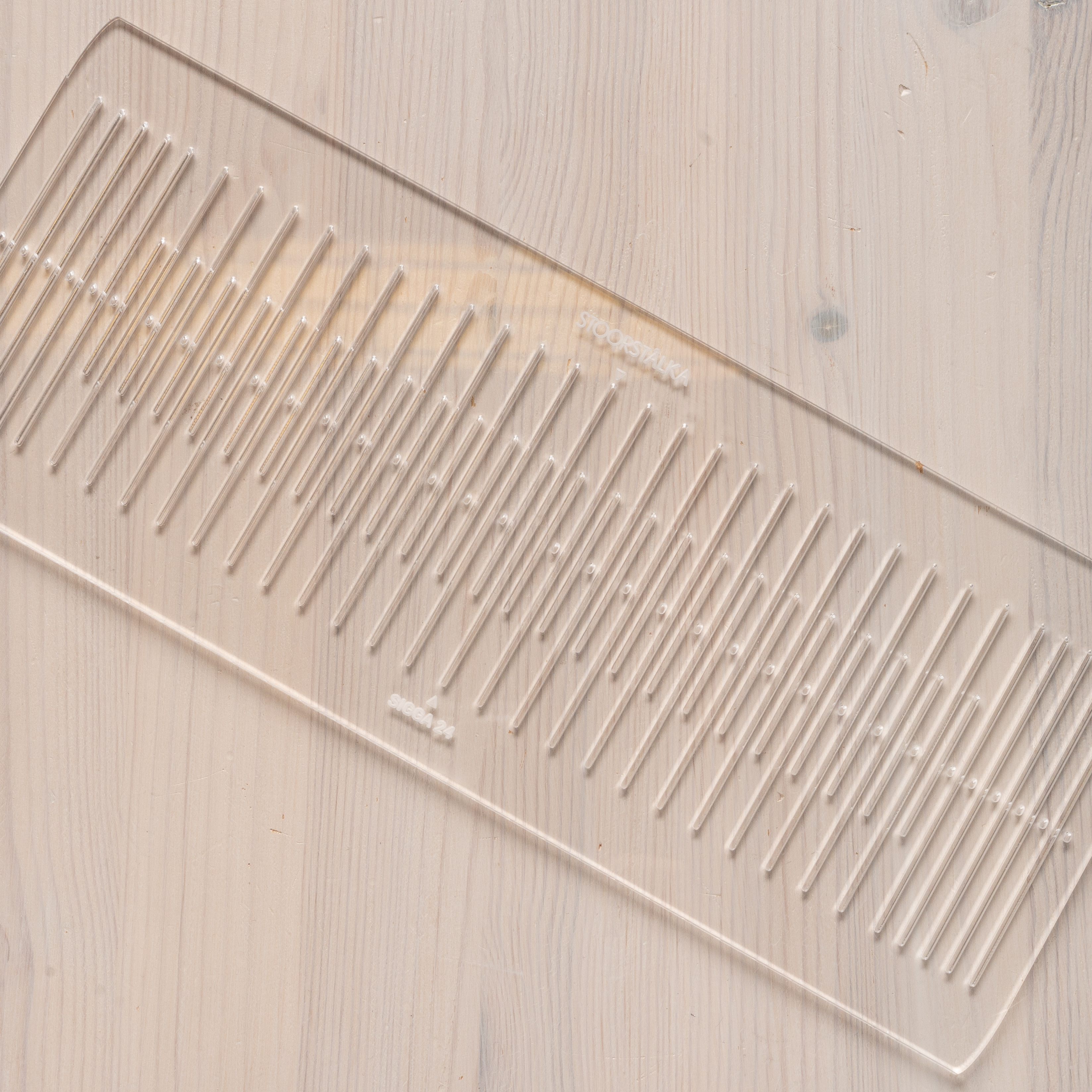 Heddle Sigga 24 floating threads clear