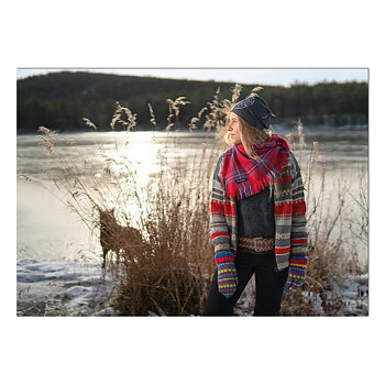 Postcard Zanna and the dog Skájdde at Lake Dálvvadisjávrasj