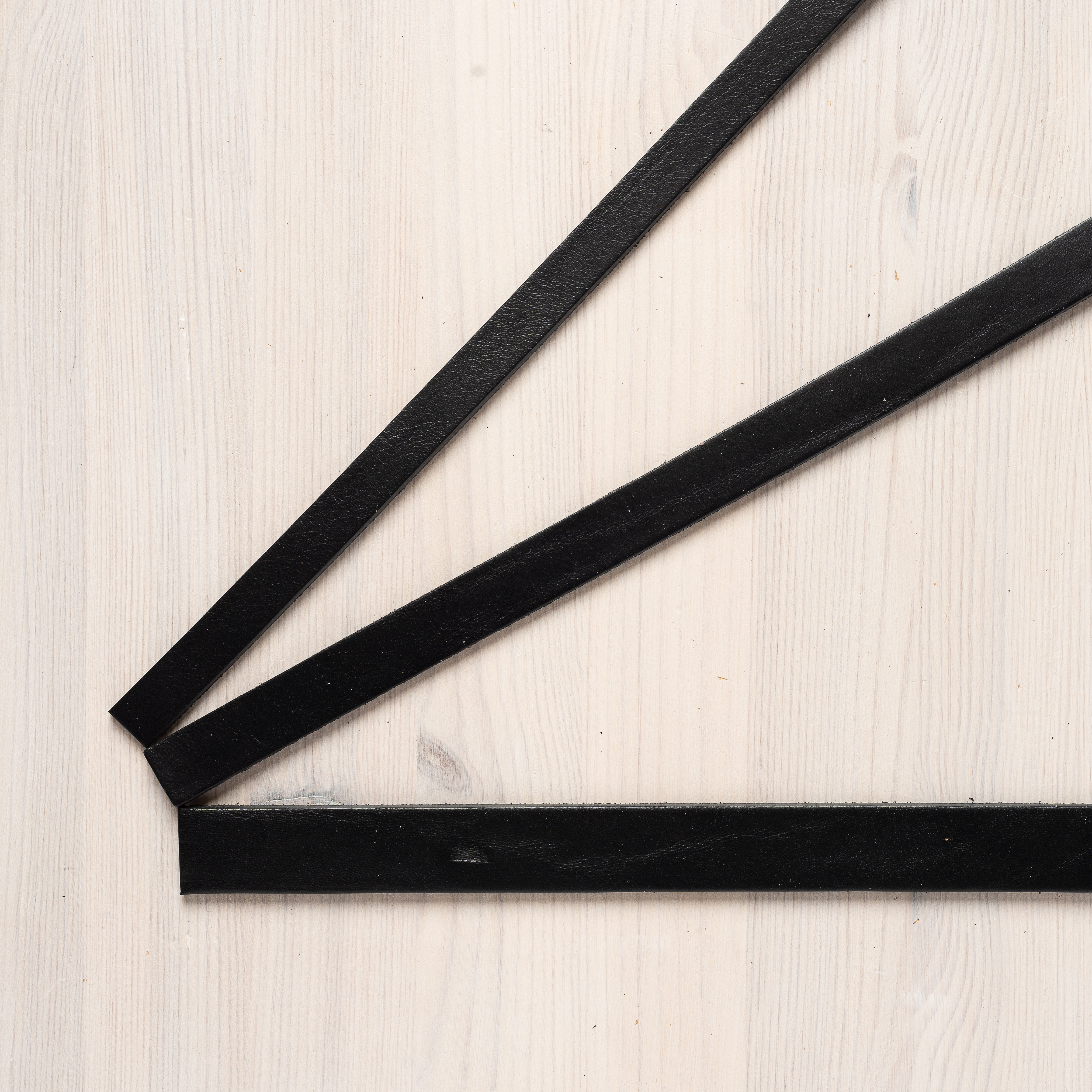 Leather strap short Black