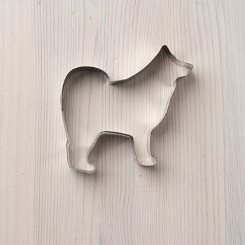 Pepparkaksform renvallaren Joska finsk lapphund
