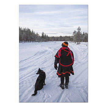 Postkarte Lotta and the dog Skájdde am Schneemobilpfad