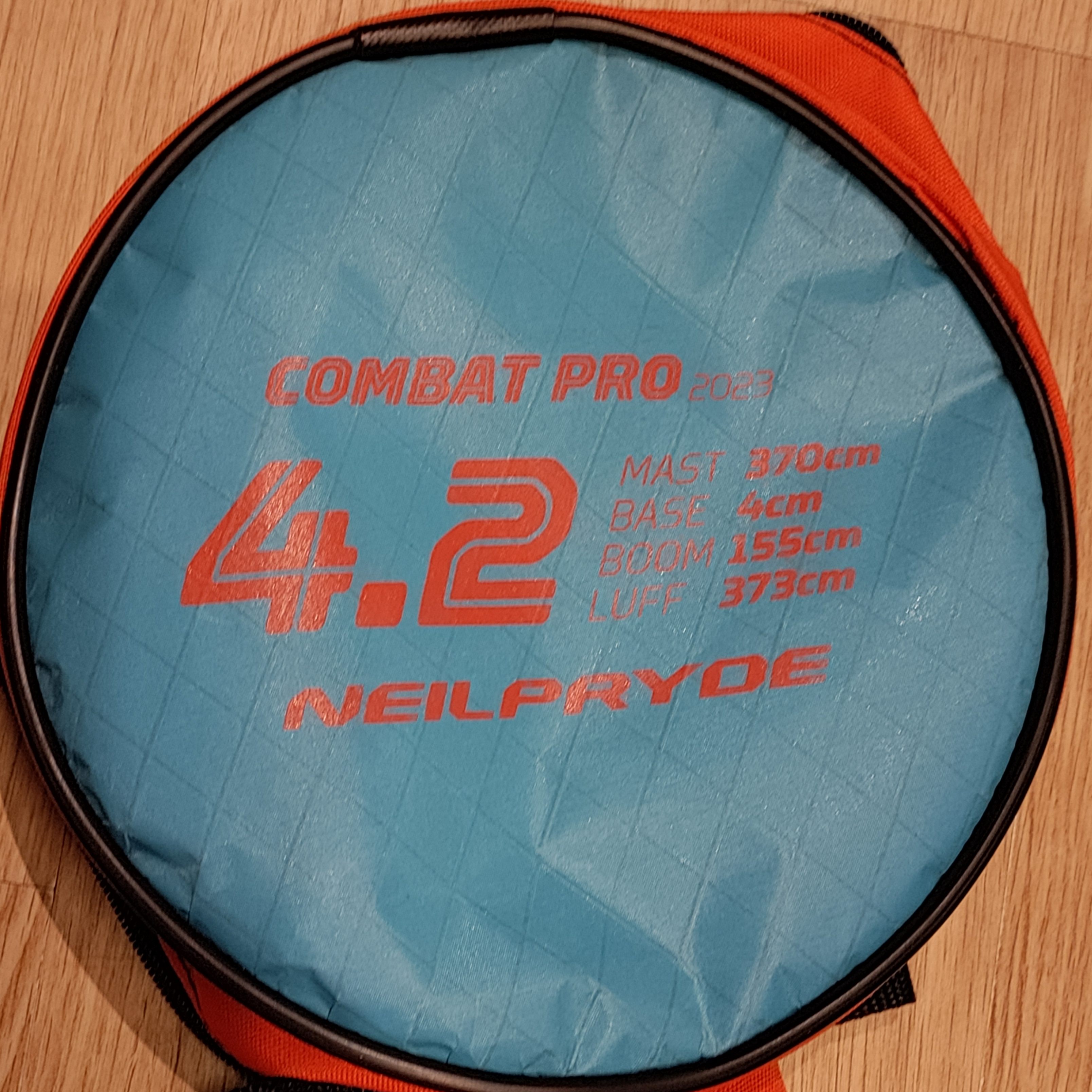 Begagnat vindsurfingsegel 4.2 Neil Pryde Combat pro 2023 - 2
