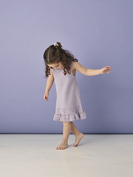 Ärmlös klänning med hålmönster 1 - 6 år i Esther