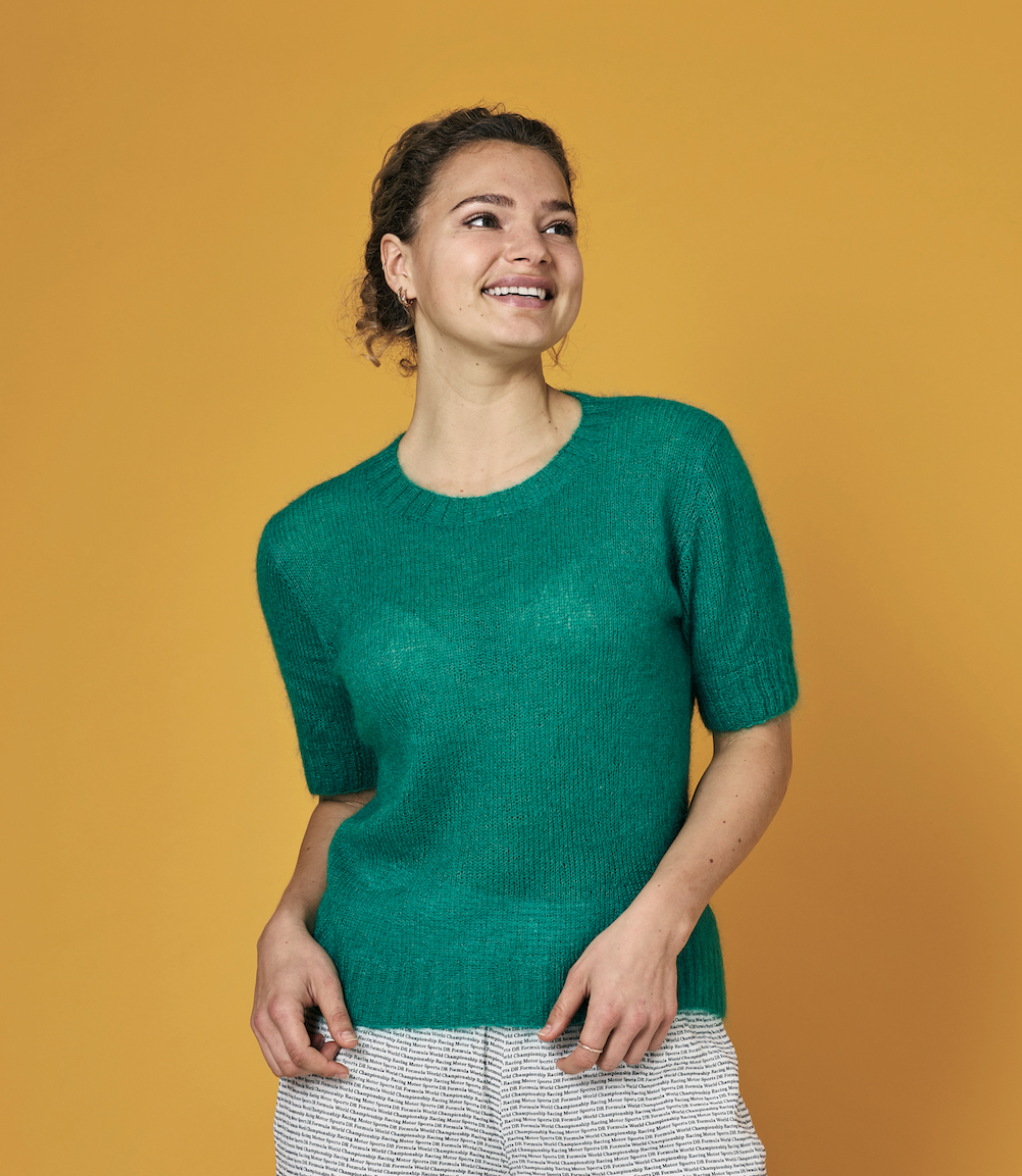Kroppsnära jumper i vintage-stil  i Angel