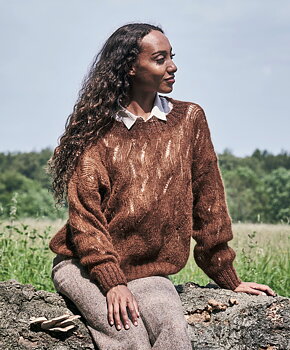 Sweater med våghålsmönster i Angel