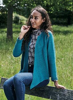 Cardigan med sneda framstycken i Alberte by Permin