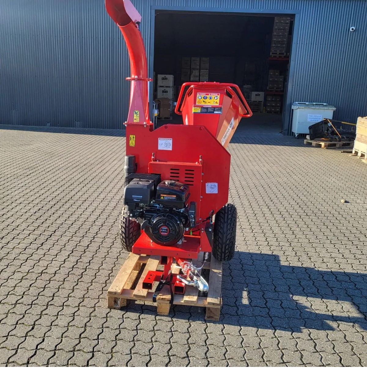 Flismaskin Bernards RCG15 med 20 hk bensinmotor och direktinförsel - 2