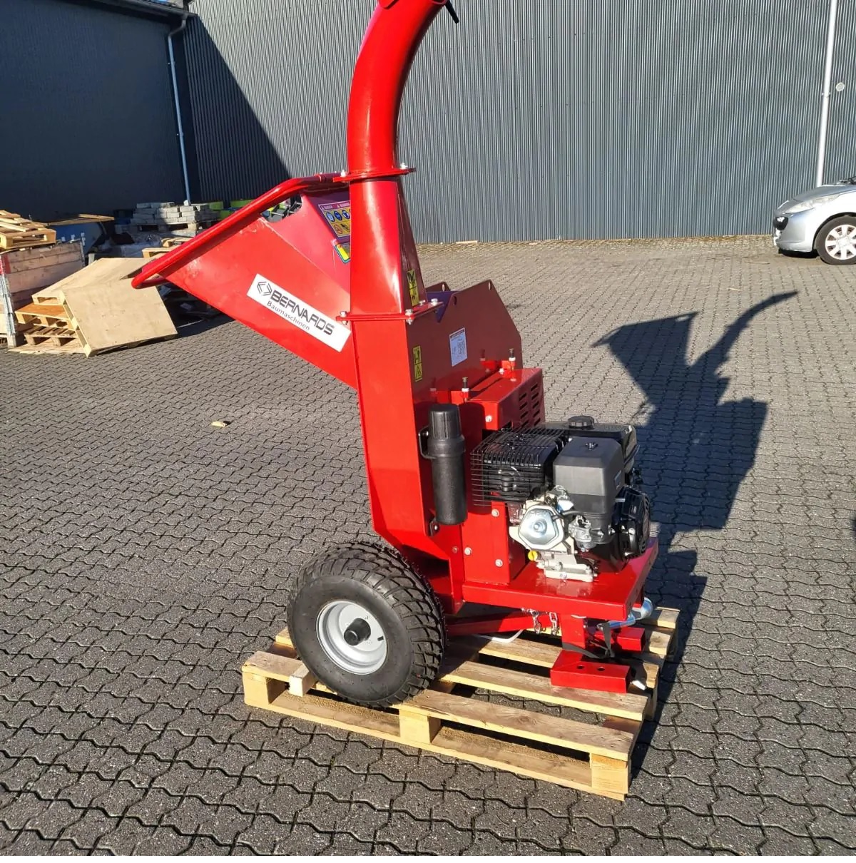 Flismaskin Bernards RCG15 med 20 hk bensinmotor och direktinförsel - 3