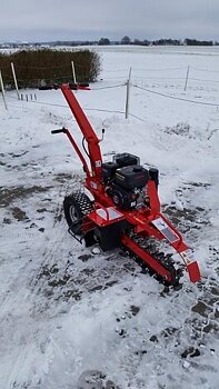 Kedjegrävare Bernards med Loncin motor